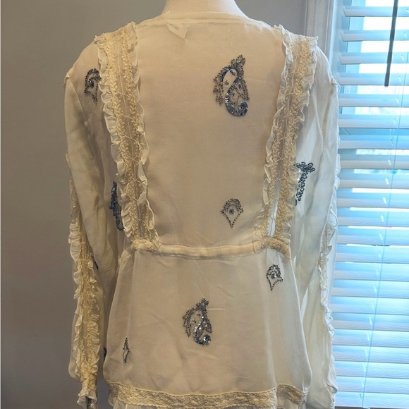 Chan Luu white Blouse with Intricate Embroidery - Picture 4 of 7